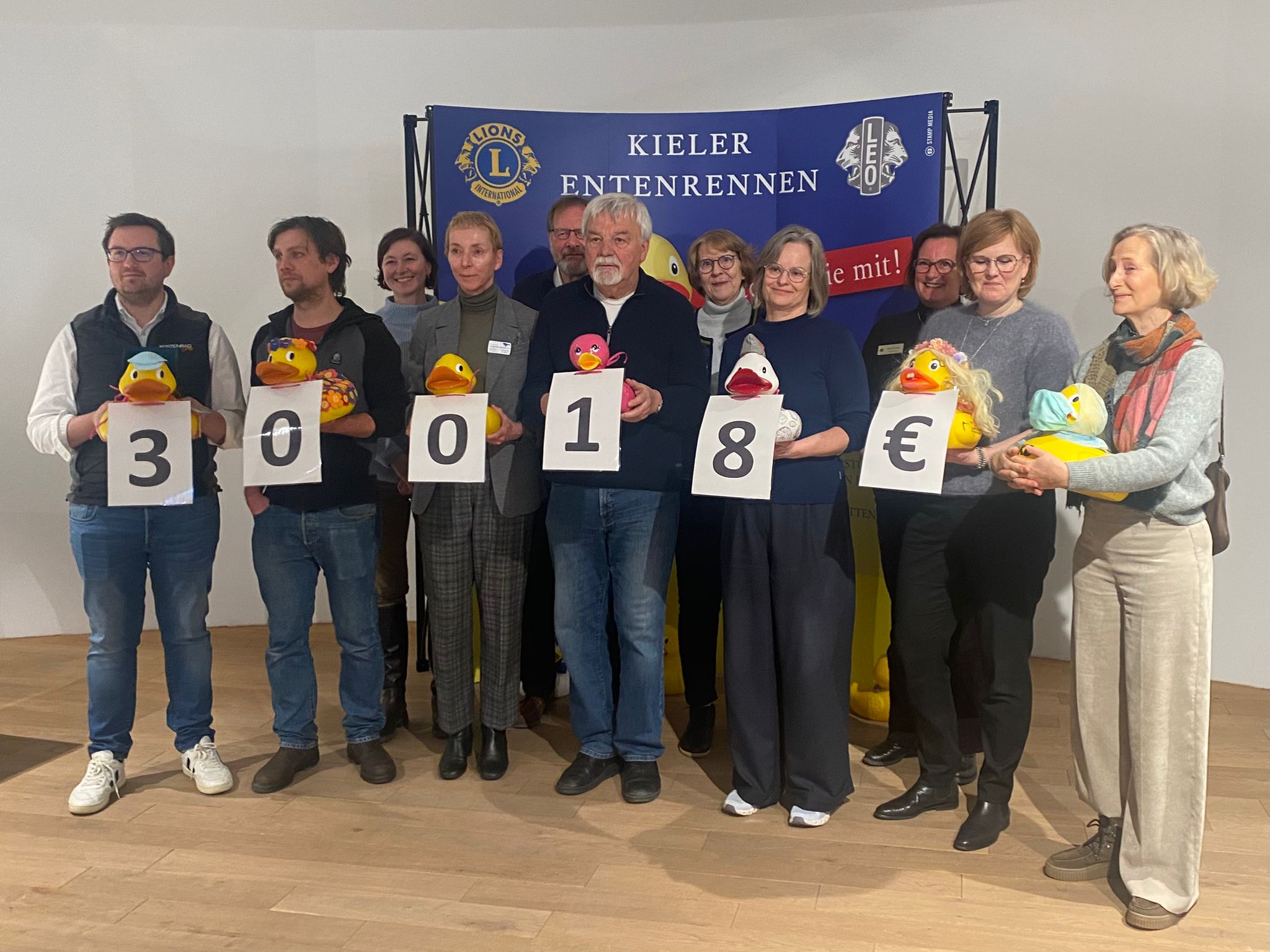 Spendenübergabe vom Entenrennen 2025